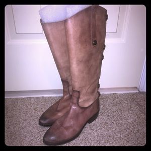 Arturo Chiang leather boots with button detail